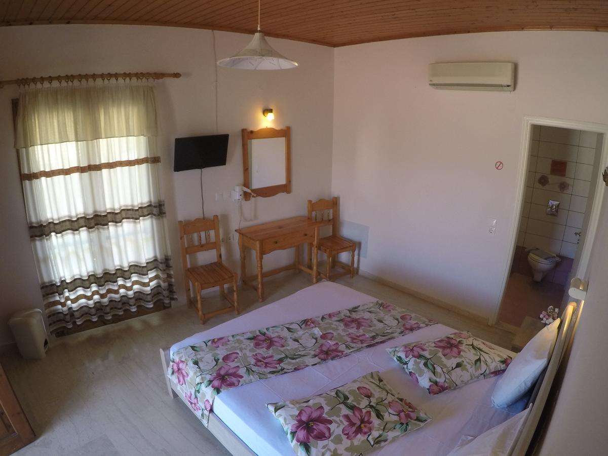 Geroulis Stefanos Studios Vasiliki (Lefkada)